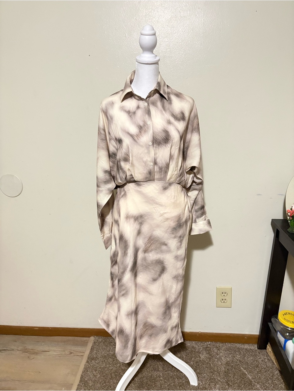 Express Elegant Tie-Dye Long Sleeve Dress